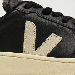 V-82 II GRAINED LEATHER BLACK PIERRE AQUA